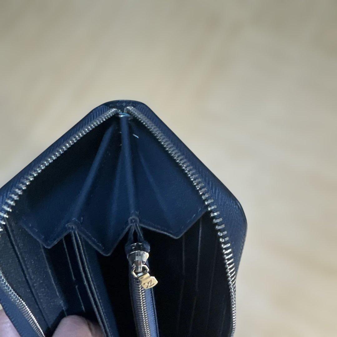 Louis Vuitton LVエスカル　ロゴ財布