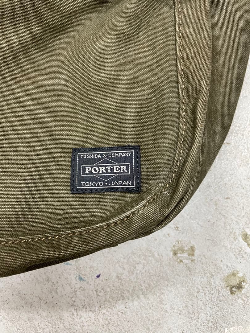 吉田カバン　PORTER BEATショルダーバック　メッセンジャーバック　カーキ