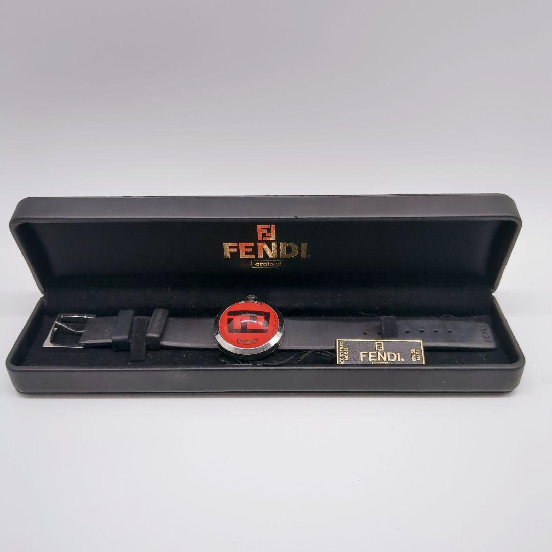 ピンクの猫【希少デザイン】FENDI フェンディ 腕時計 レッド ブラック