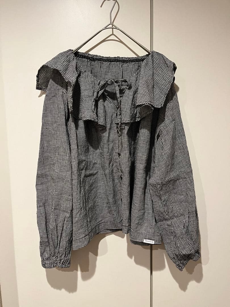 ネストローブ　upcyclelino 高崎店限定ラッフルカラーブラウス