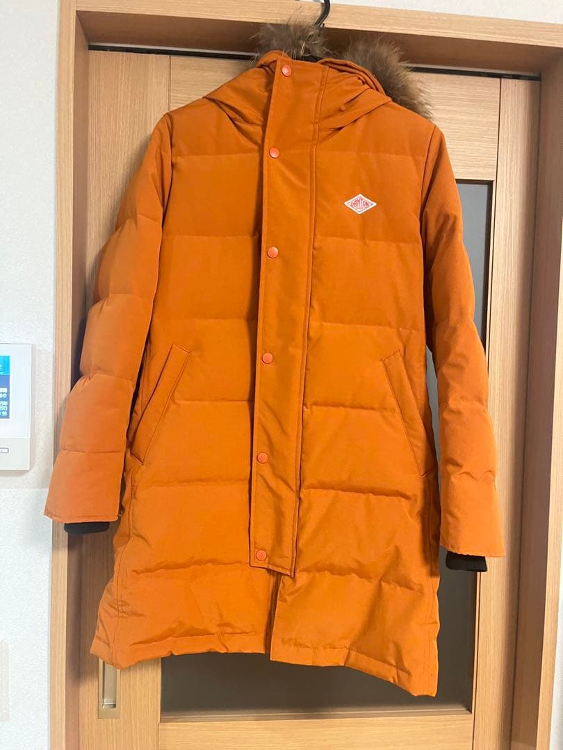 DANTON フード付きオレンジダウンジャケット
