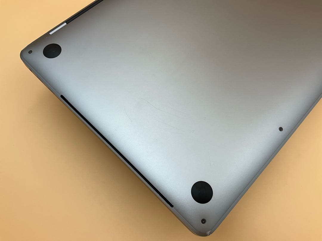 Macbook Pro 2020 13インチ Core-i7 32GB/1TB