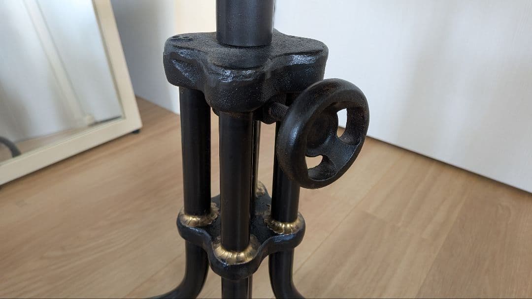 【DISTRICT EIGHT】ガレット ロースツール バックレスト付　椅子