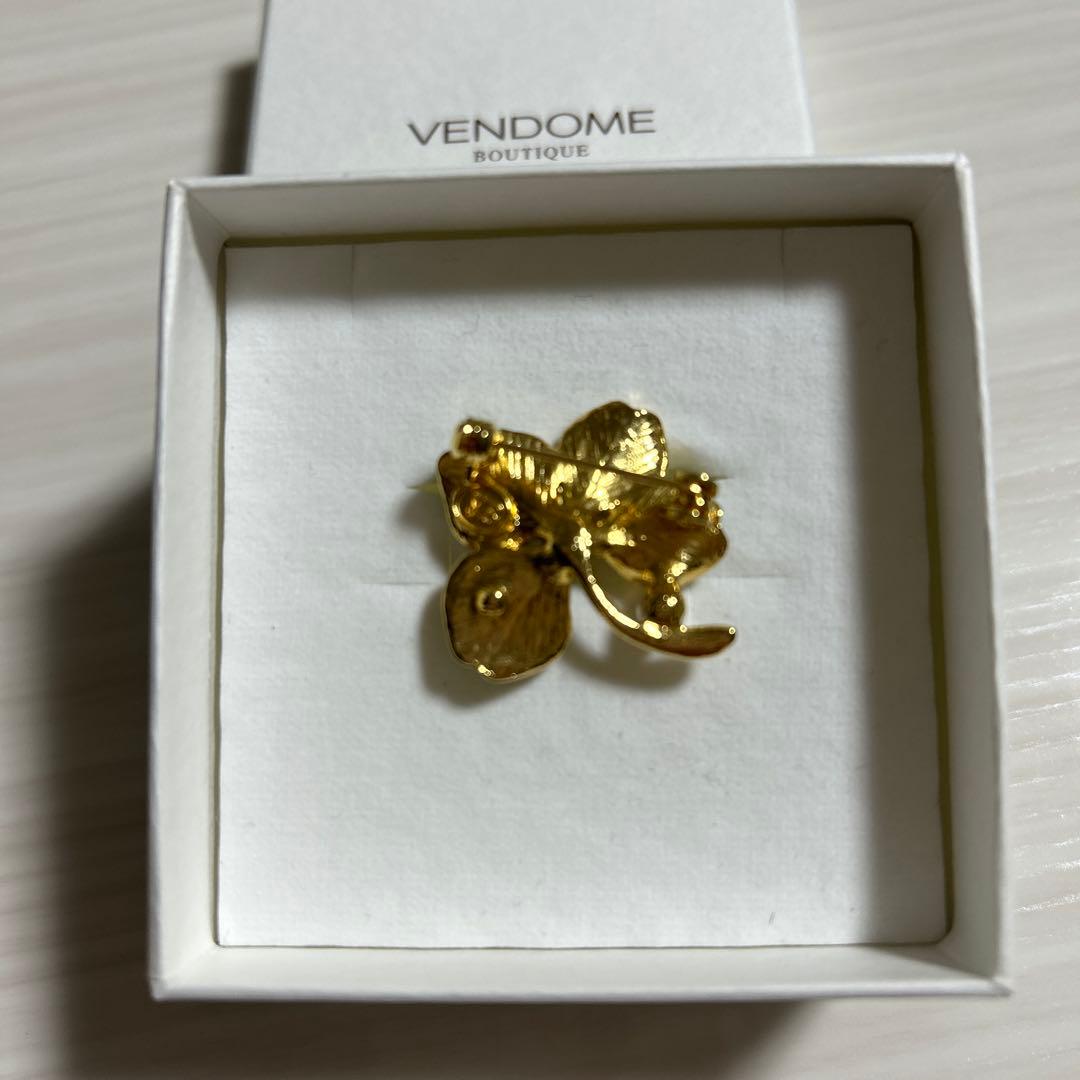 美品　VENDOME boutique クローバー テントウムシ ブローチ