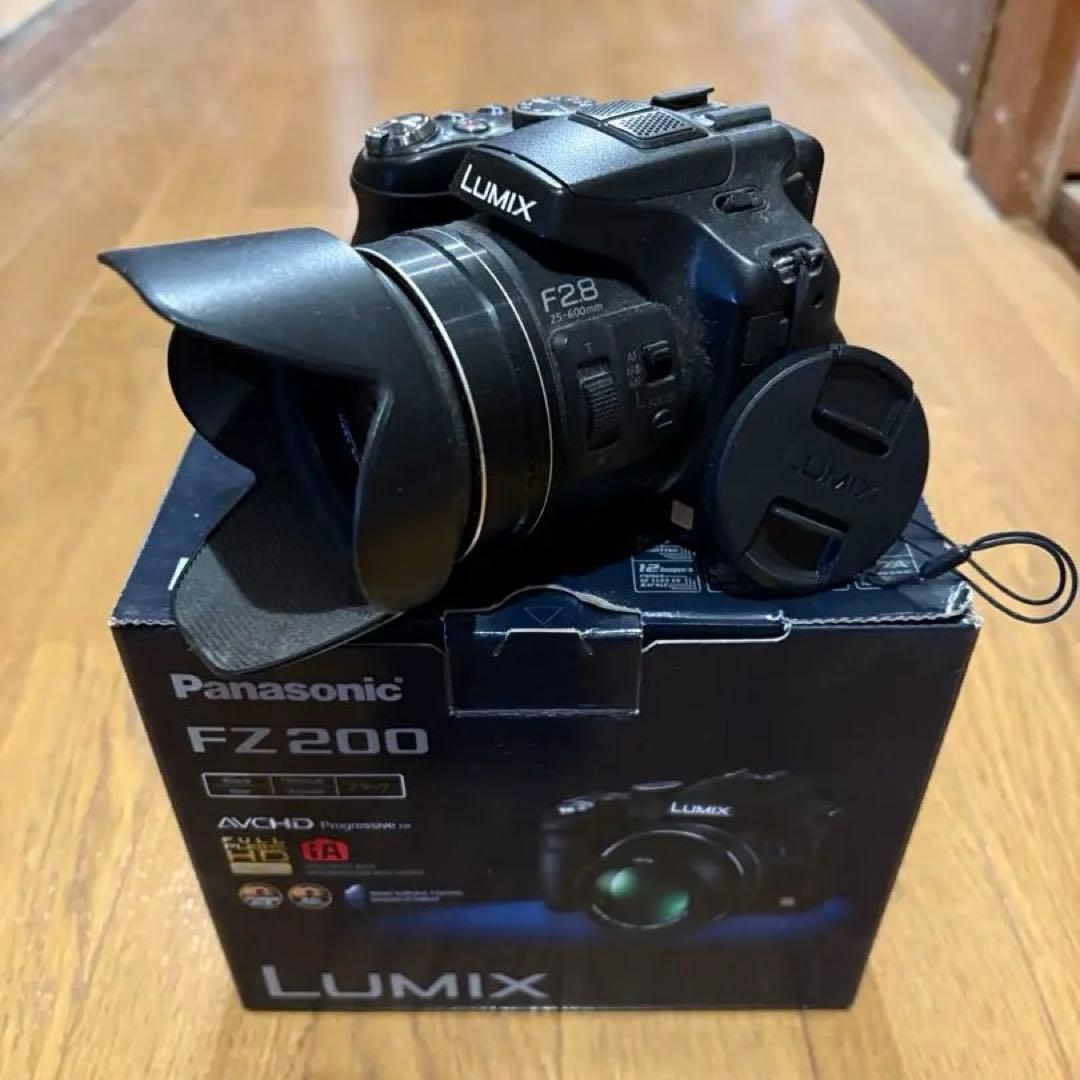 Panasonic FZ200 コンパクトデジタルカメラ