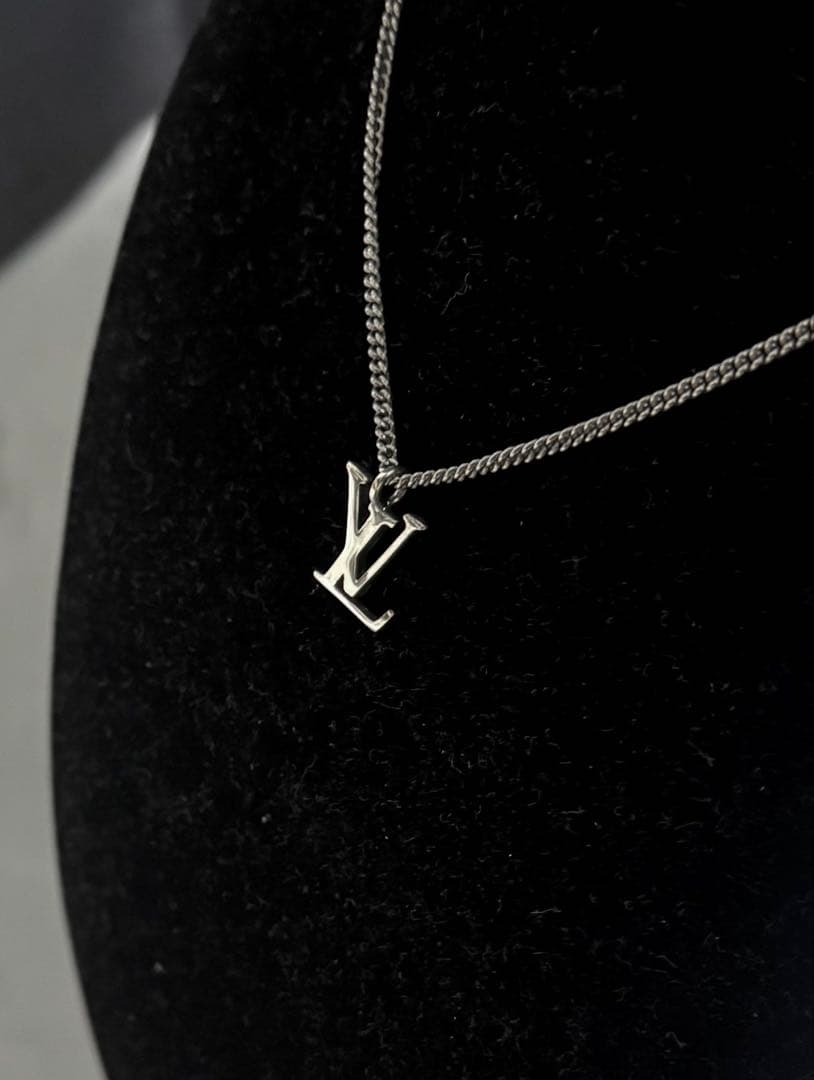 極美品✨ louis vuitton ルイヴィトン ペンダント LV モノグラム