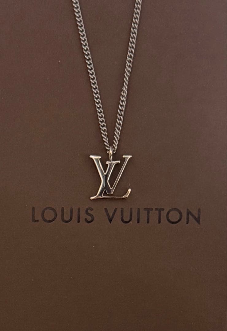 極美品✨ louis vuitton ルイヴィトン ペンダント LV モノグラム