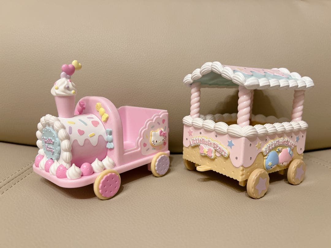 サンリオ 汽車風小物入れ スイーツモチーフ 2点セット