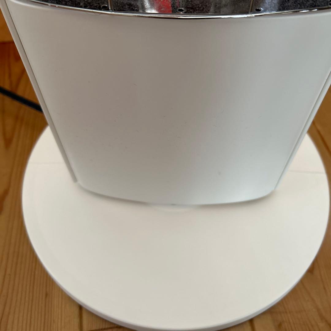 コイズミ　遠赤電気ストーブ2024年製　KKH-0942