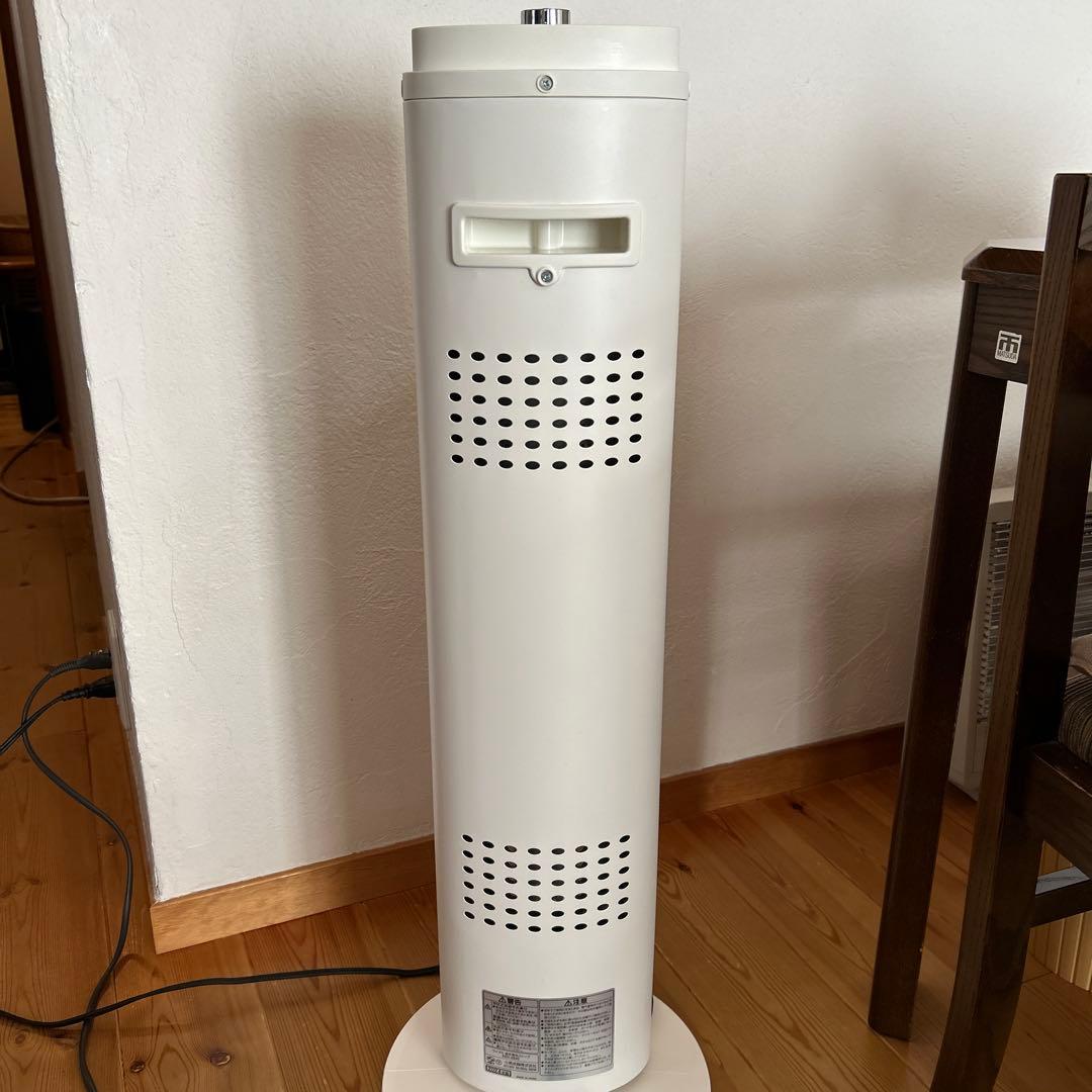 コイズミ　遠赤電気ストーブ2024年製　KKH-0942