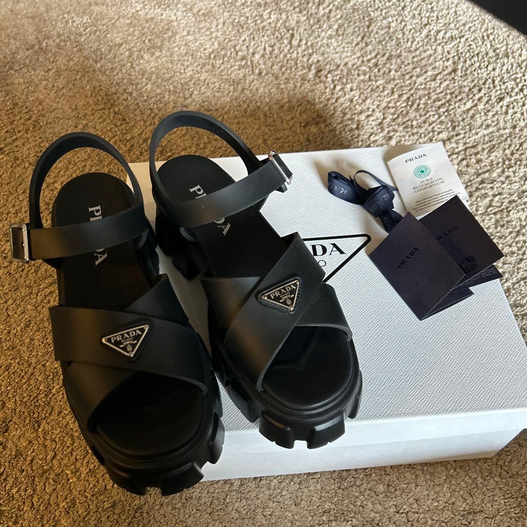 Prada プラダ　モノリス　ラバー　サンダル　黒　39