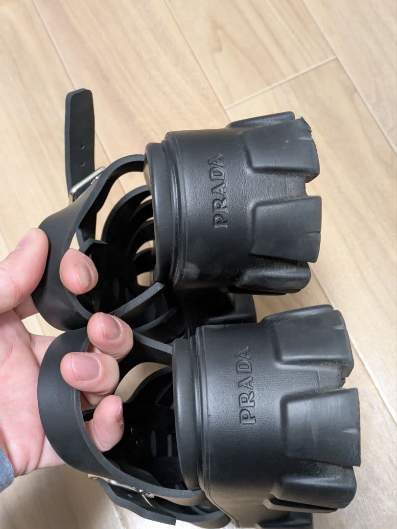 PRADA モノリス ラバーサンダル 37