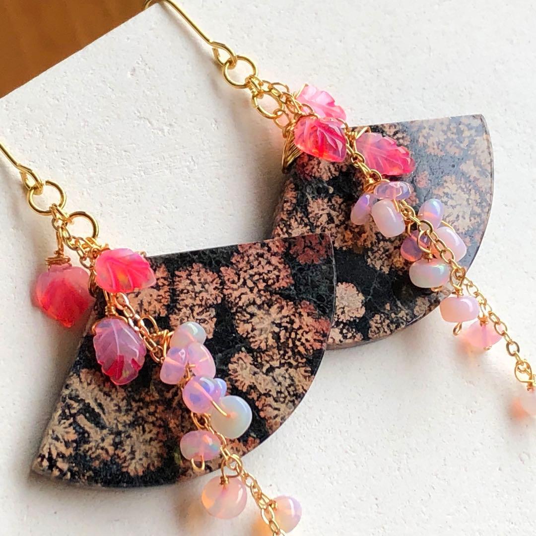 天然石♡レア♡桜舞散るレッドスノーフレークオブシディアンのピアス14kgf