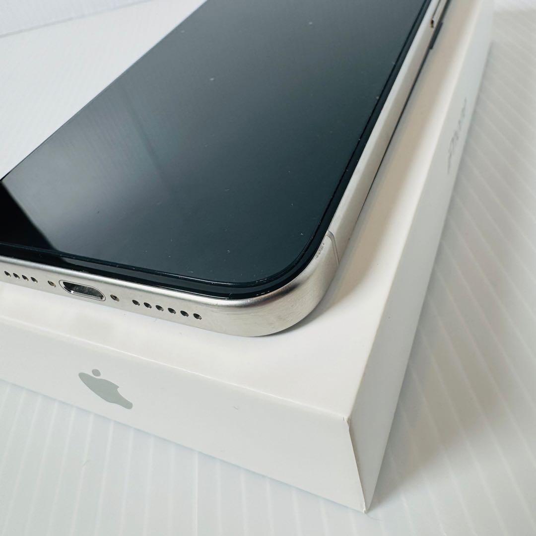 美品 Simフリー AppleiPhone 15 ProMaxホワイトチタニウム