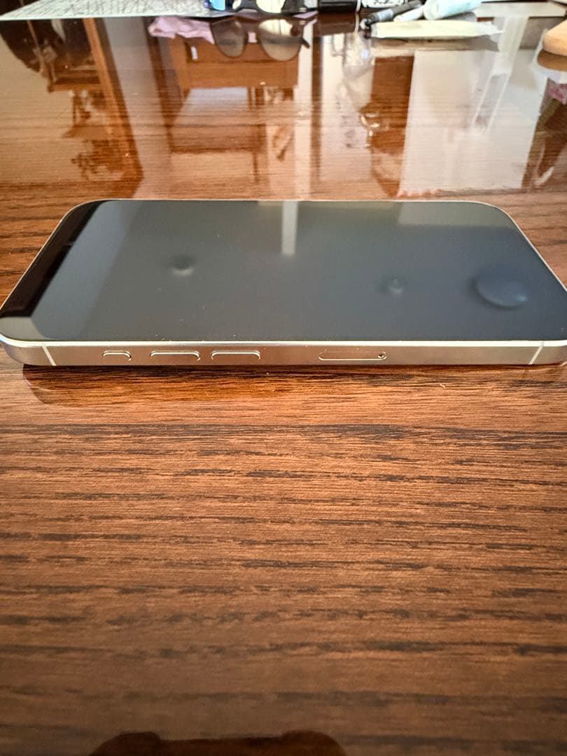 iPhone15Pro 美品　ホワイトチタニウム