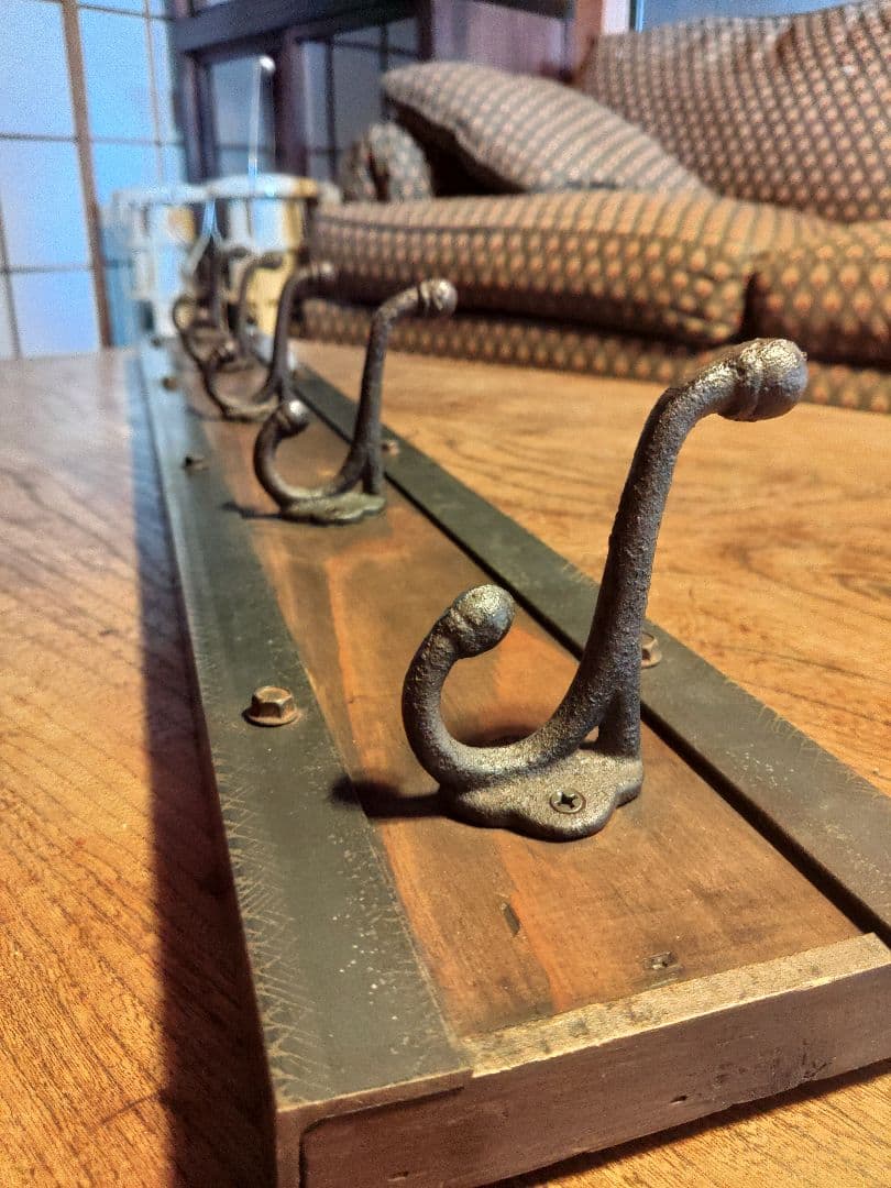 希少　ウォールフック ５フック 木製 金属製　アイアン　インダストリアル