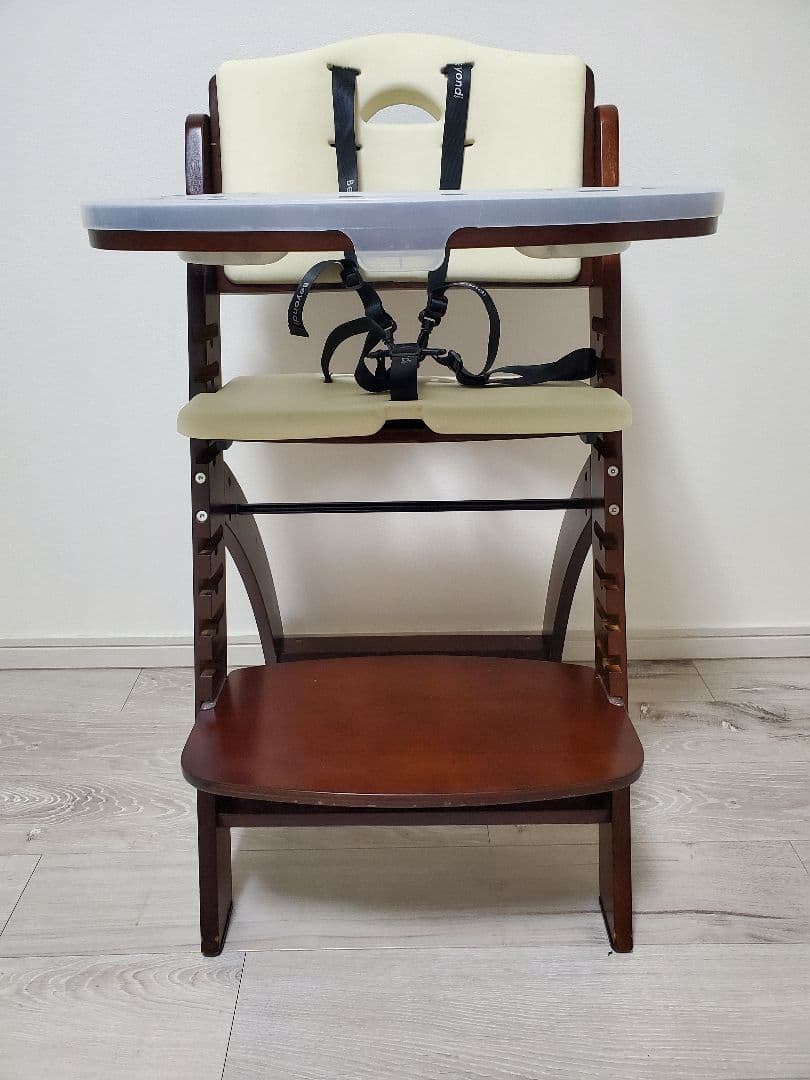 ビヨンドジュニアハイチェア マホガニー/クリームホワイト