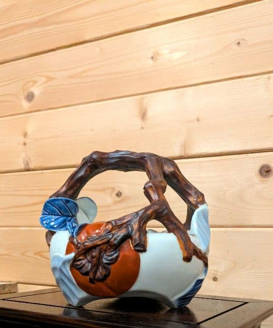 高*橋様 十二代酒井田柿右衛門　染錦　柿彫　灰皿　　 渦福印　 柿