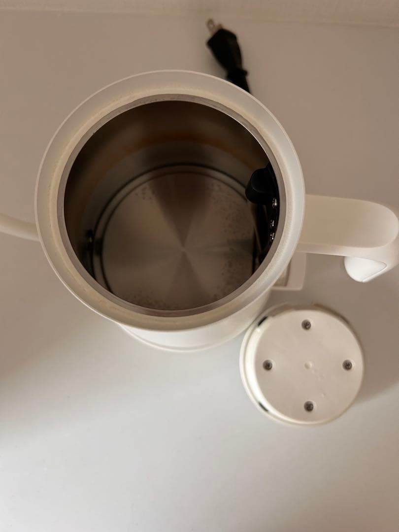 バルミューダ ケトル　ホワイト