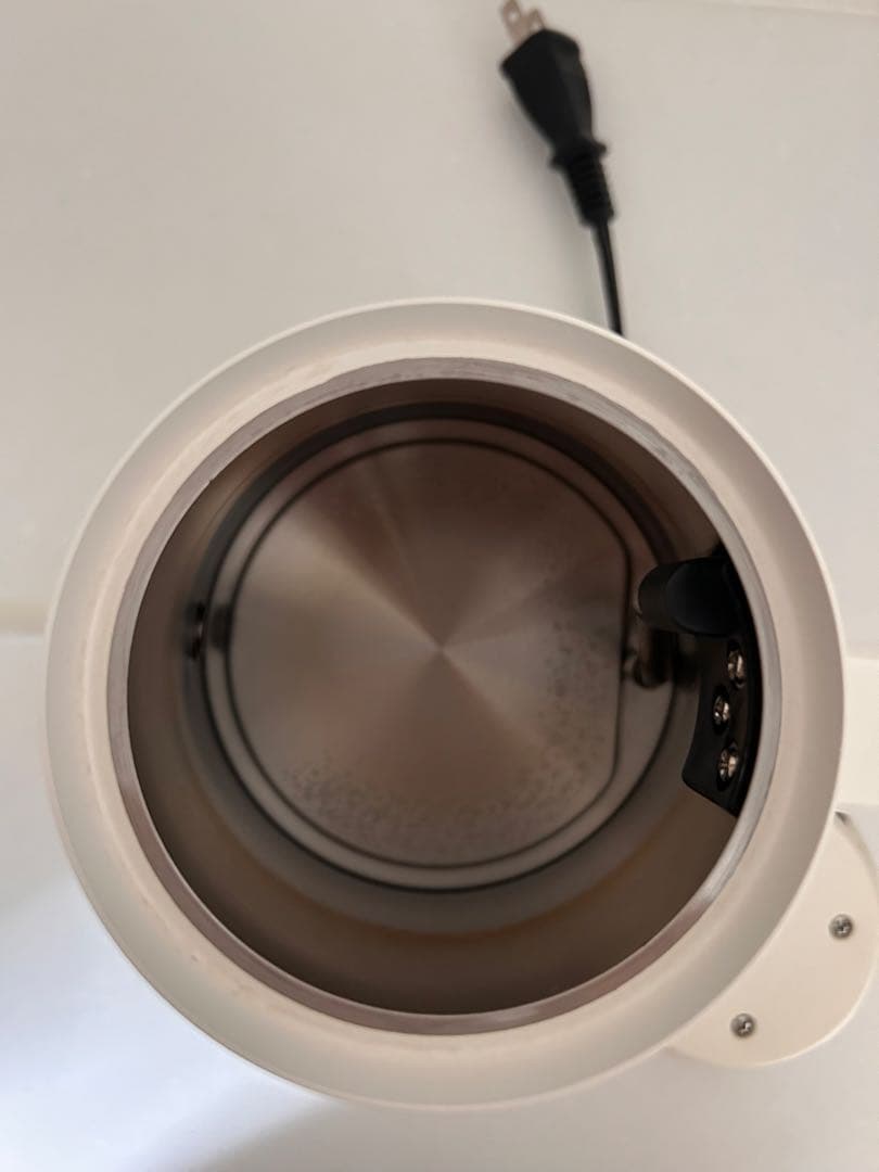 バルミューダ ケトル　ホワイト