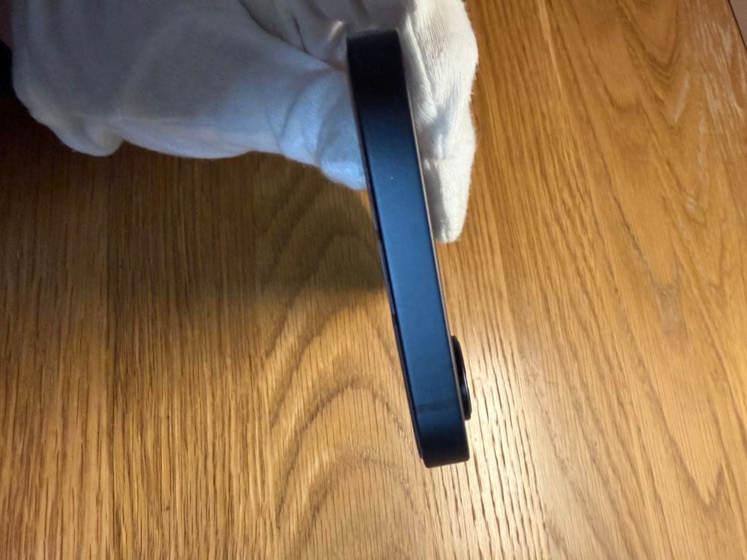 iPhone16e 128GB ブラック本体　新品同様