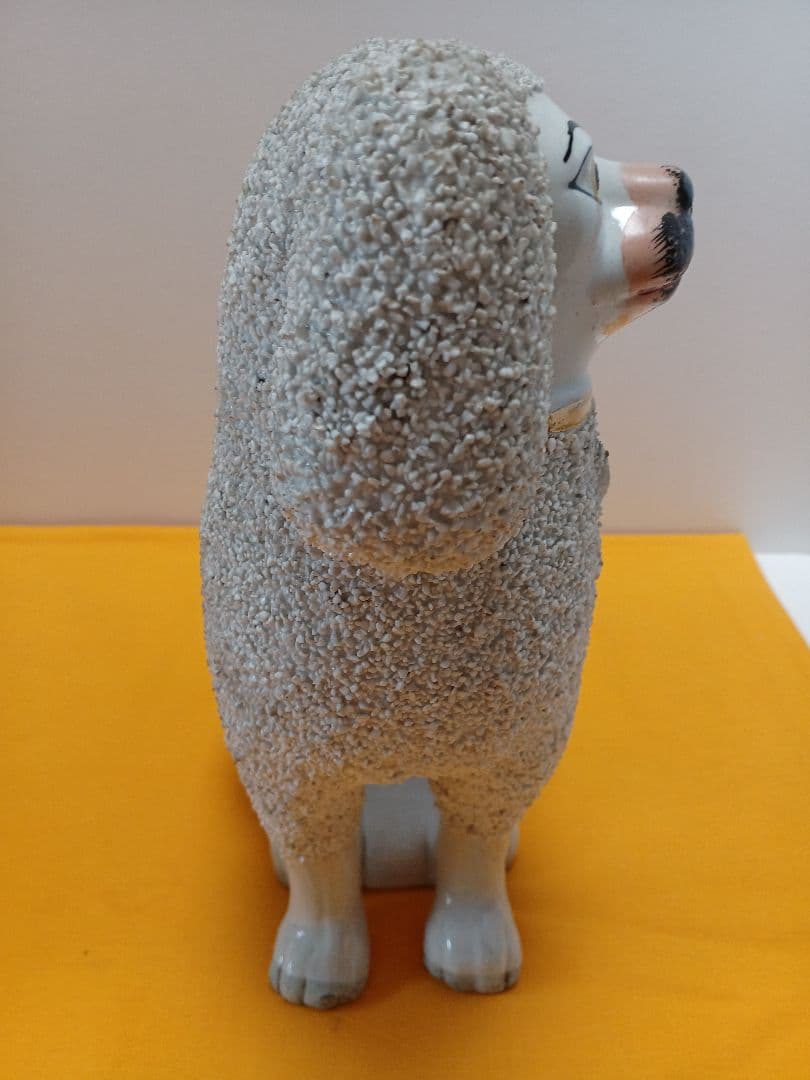 英国　スタッフォードシヤードッグ　2体　プードル大　24センチ