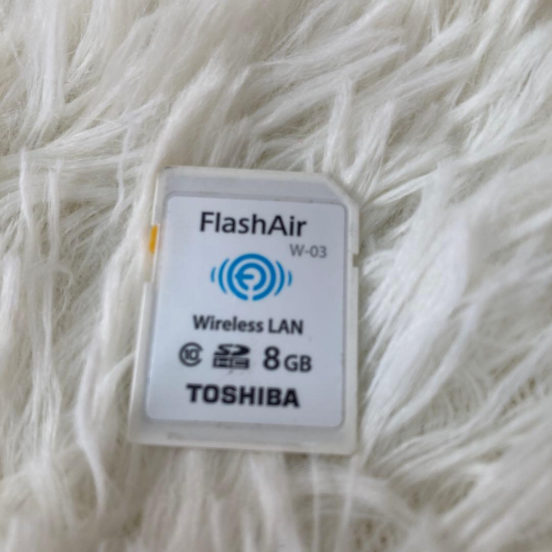 バッテリー2個付き　Canon kissX 7 デジタル一眼レフカメラ　ジャンク