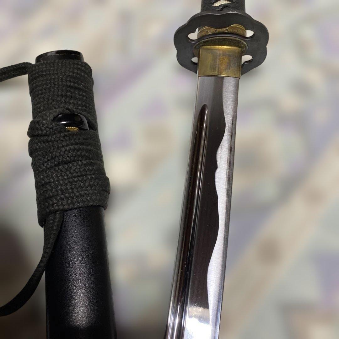 高級長刃居合刀 黒柄 八丸角透し鍔 黒梨地鞘