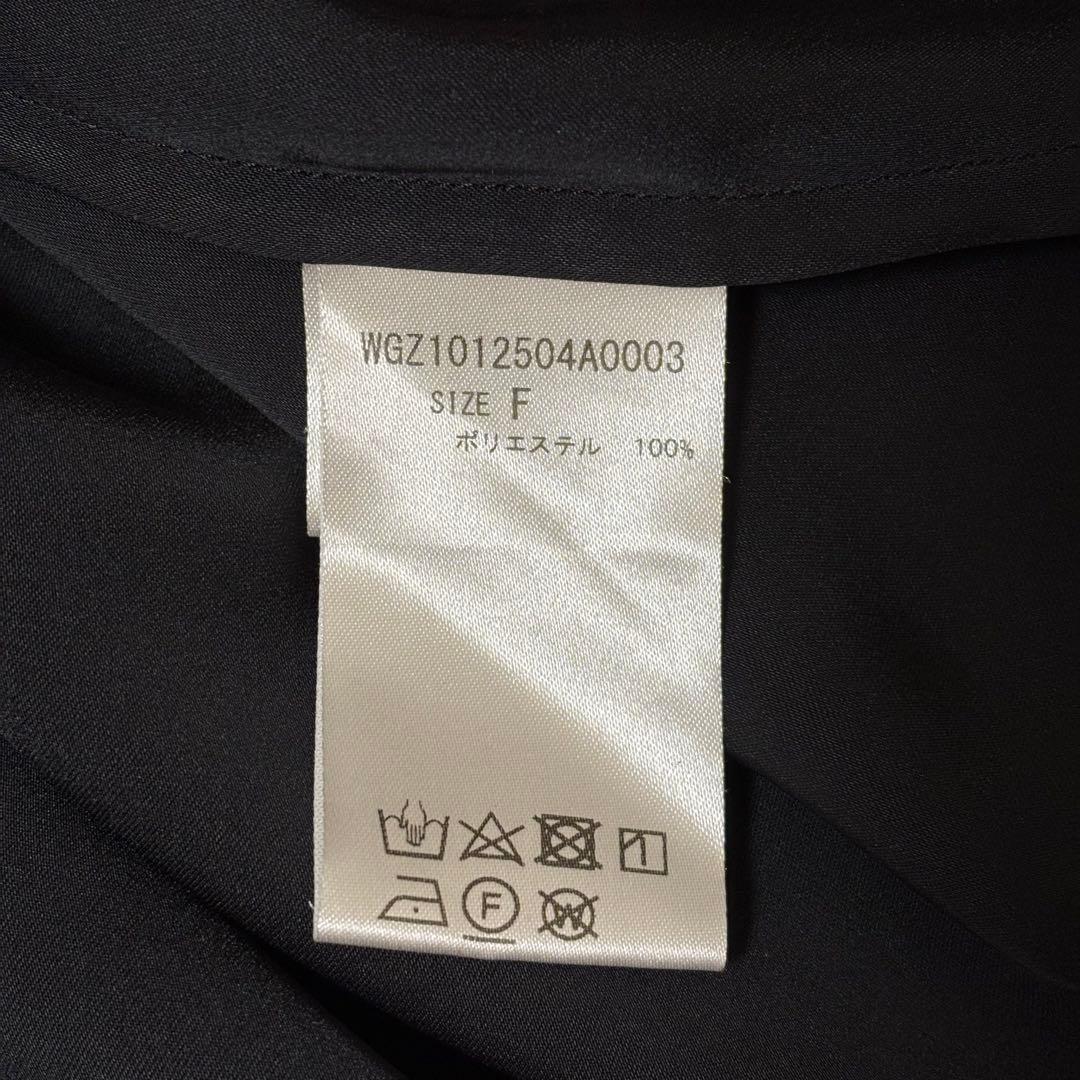 【ウィムガゼット】サテン　長袖　ブラウス　ブラック　クルーネック　黒　とろみ