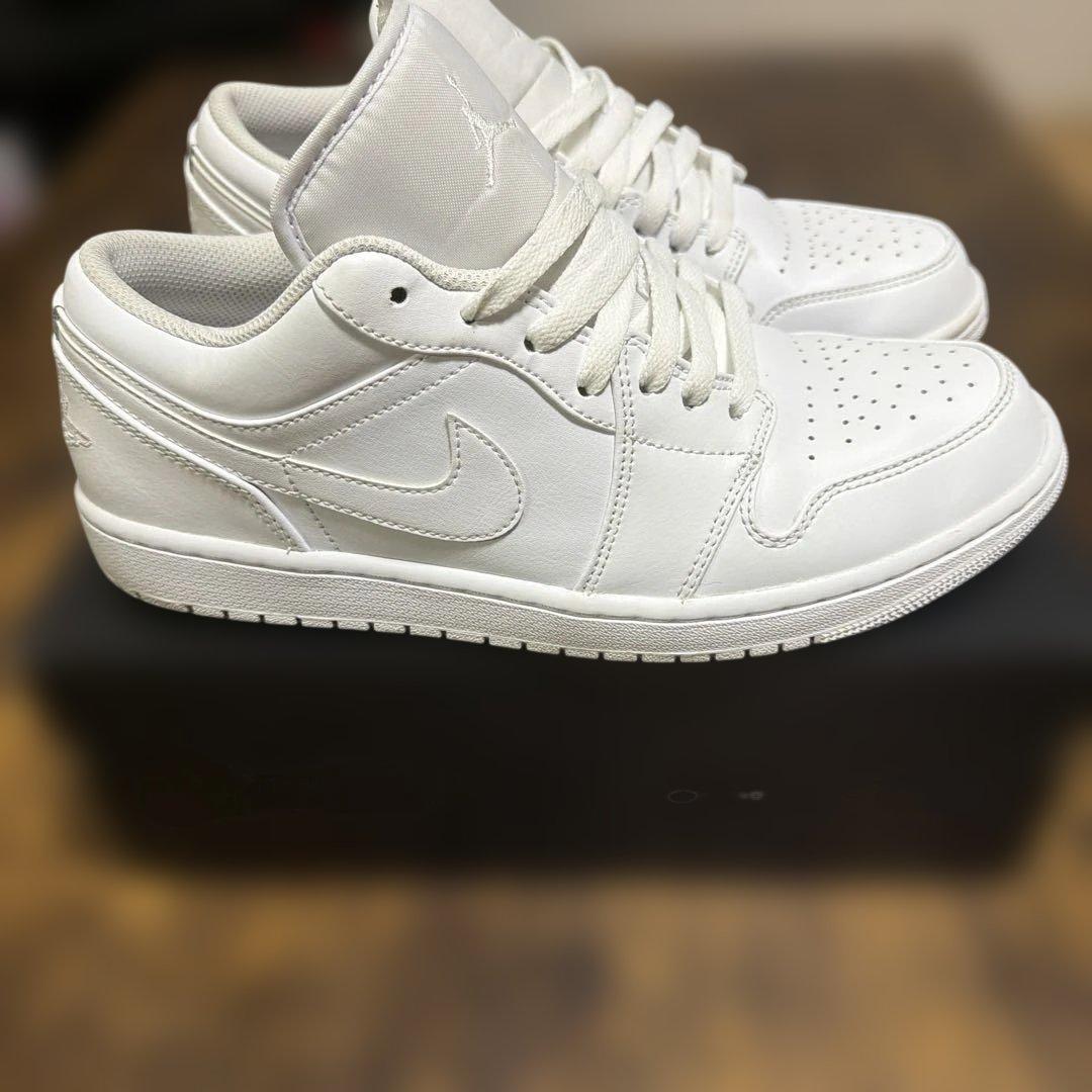 NIKE　AIR　JORDAN 1 エアジョーダン1 LOW トリプルホワイト