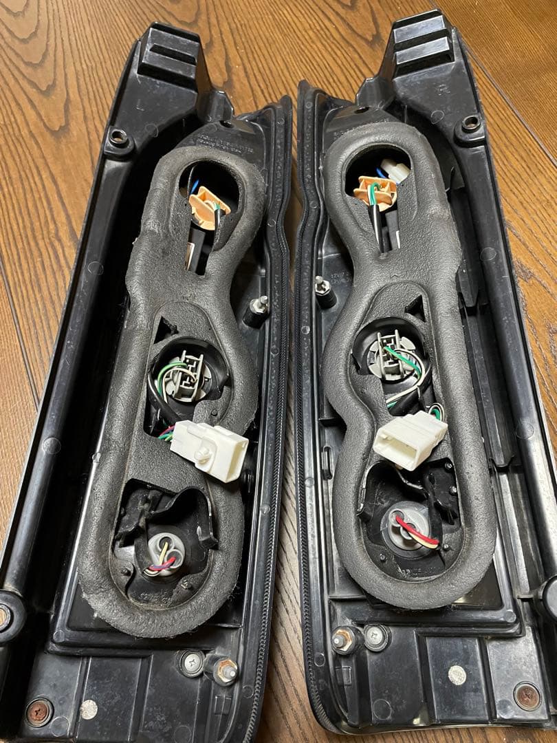 ハイエース用　STUDIO DESIGN LEDテールランプ クリア/レッド