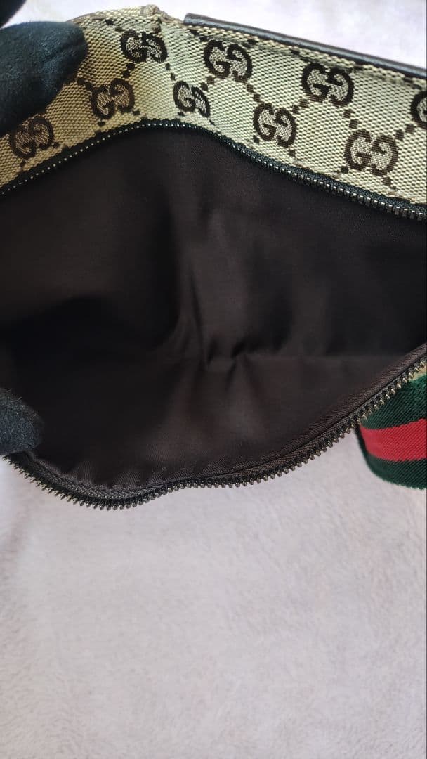 美品　Gucci GGパターン ボディバッグ