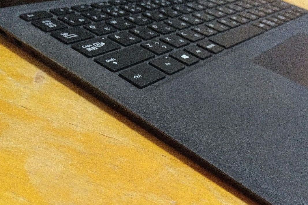 Microsoft Surface Laptop2 ブラック