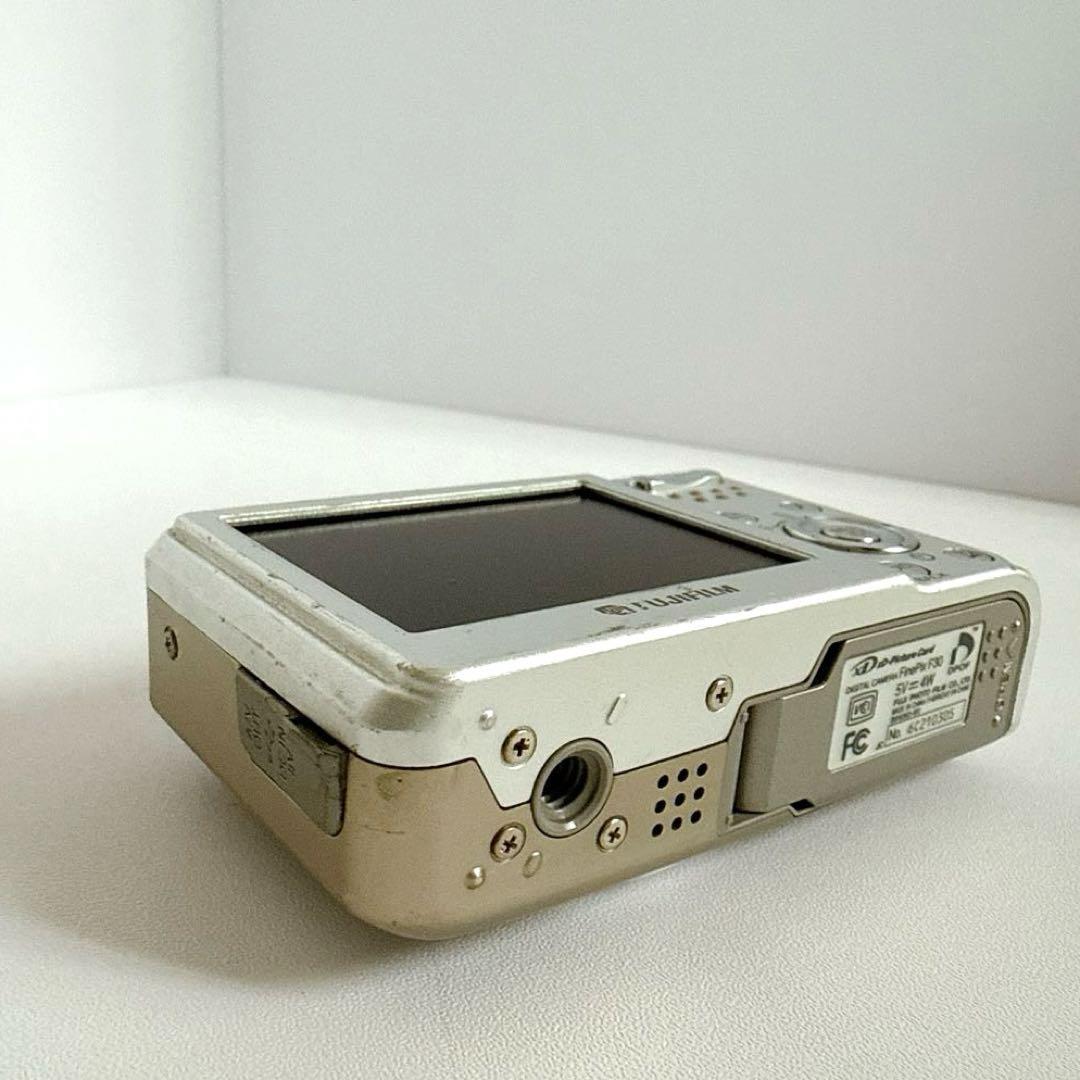【動作確認済み】フジフィルム FinePix F30 シルバー コンデジ