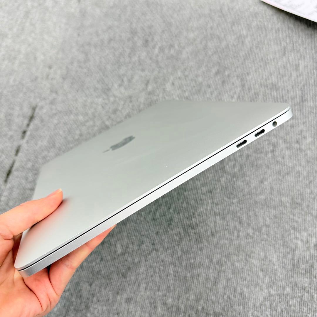 Macbook Pro 2017 13 インチ 16GB/512GB シルバー