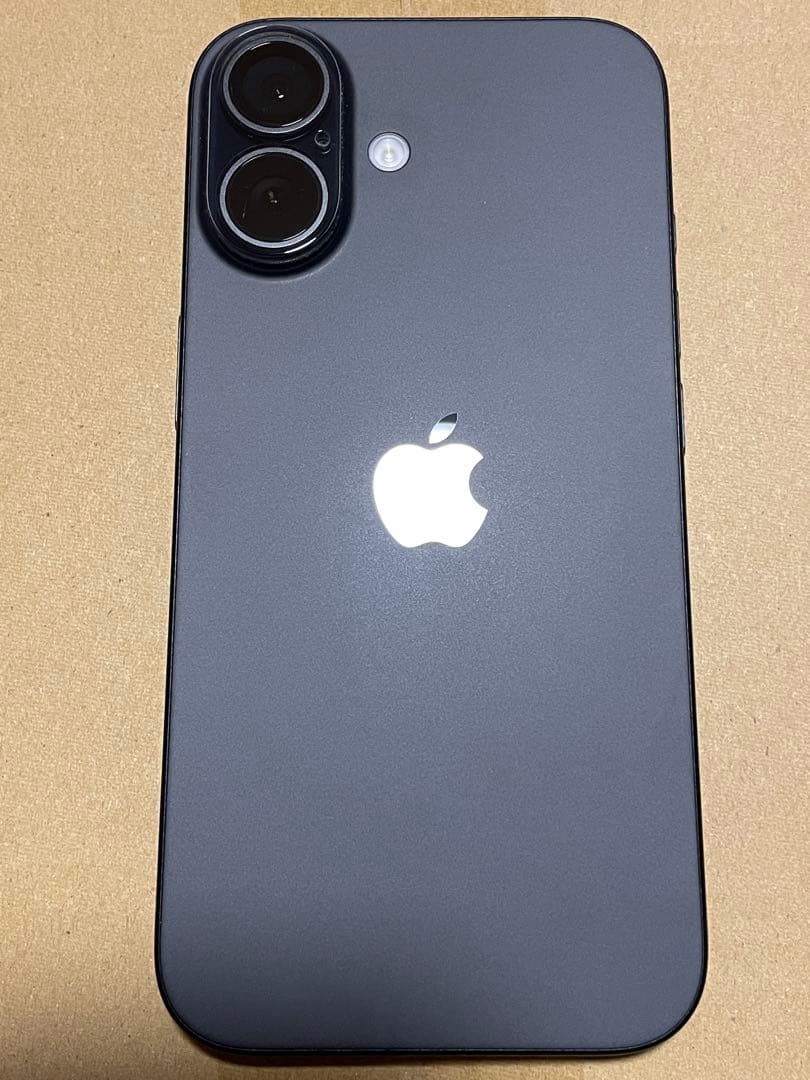 Apple iPhone16本体　128GB SIMフリー エアタグ