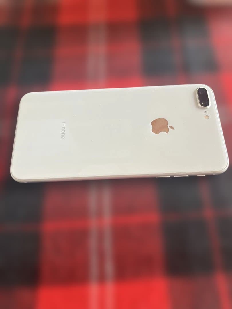 AppleiPhone8 Plus　シルバー 64GB 動作確認済み