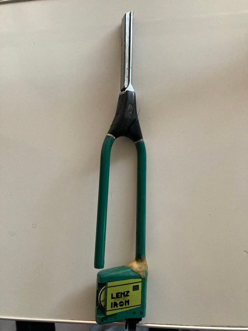 LENZ レンツアイロン　角10mmラバーなしタイプ　濡れパン　パンチ　理容