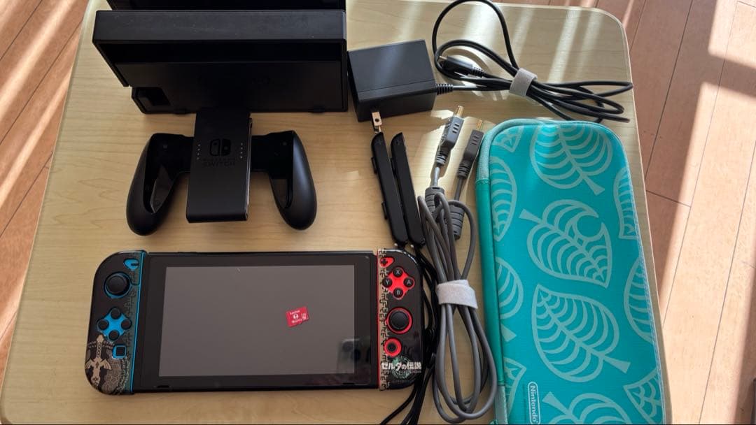 美品　NintendoSwitch 本体+付属品＋SDカード+ケース