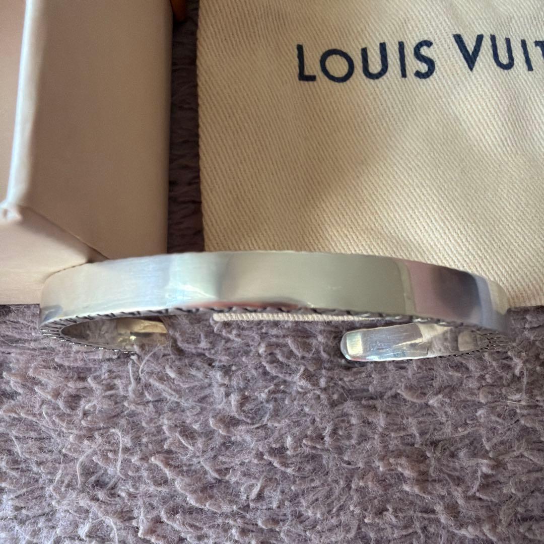 LOUIS VUITTON ルイヴィトン LV バングル シルバー