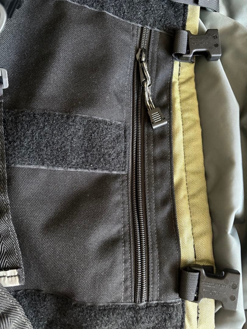 PAC DESIGNS メッセンジャーバッグ オリーブグリーン