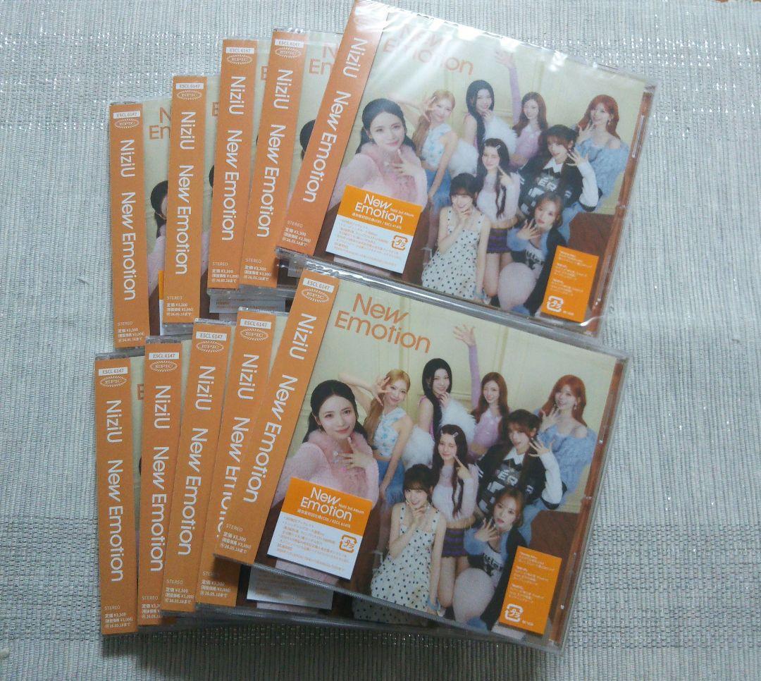 NiziU New Emotion 通常盤 未開封 トレカ シリアル付き 10枚