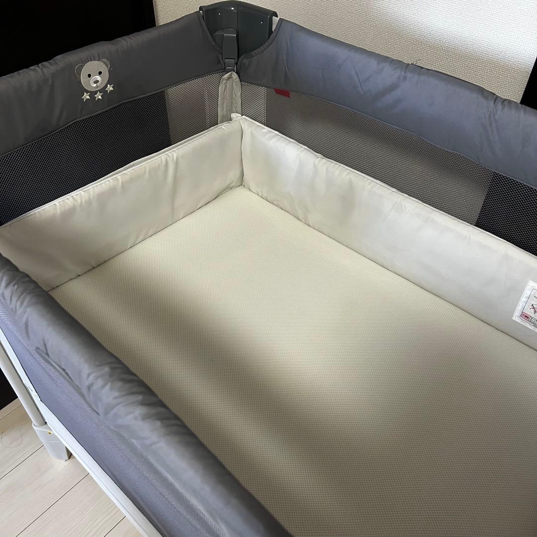 アップリカ　ココネルエアーAB ベビーベッド　グレーベアー