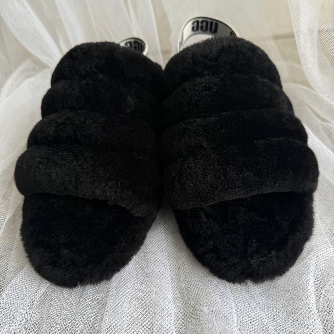 超美品　UGG バックストラップ サンダル ブラック ファー 羊毛 24.5cm