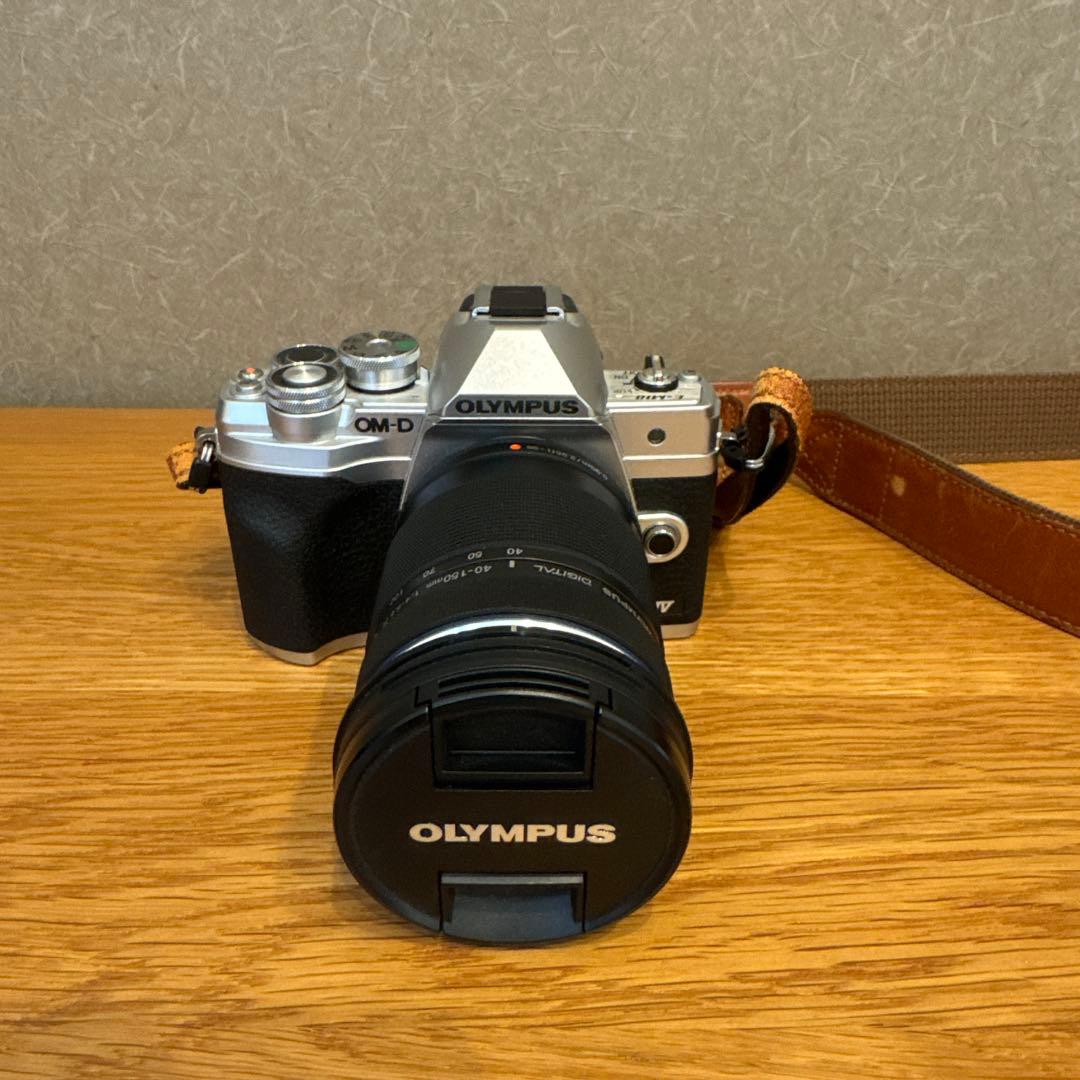 OLYMPUS OM-D ミラーレス一眼 カメラ