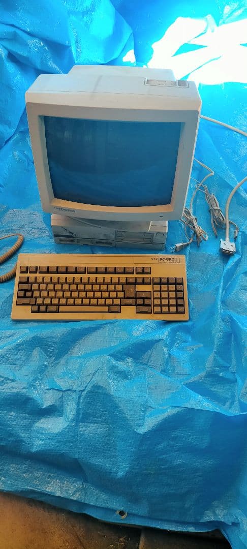 よっしー　NEC PC-9801U デスクトップPC 本体