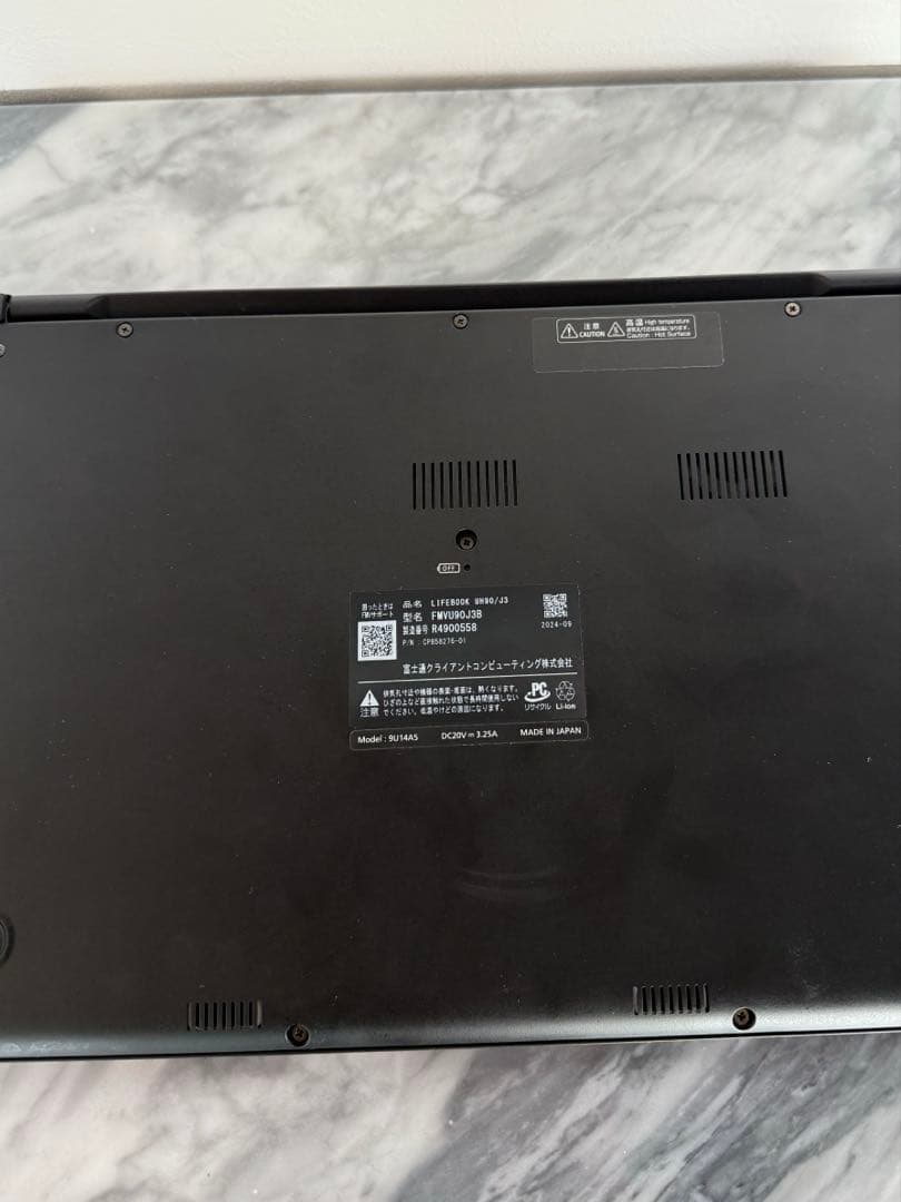FMV LIFEBOOK U90J3B 黒 箱無し　アダプター有り