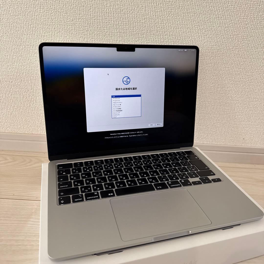 MacBook air M2 8GB 256GB SSD 13.6インチ