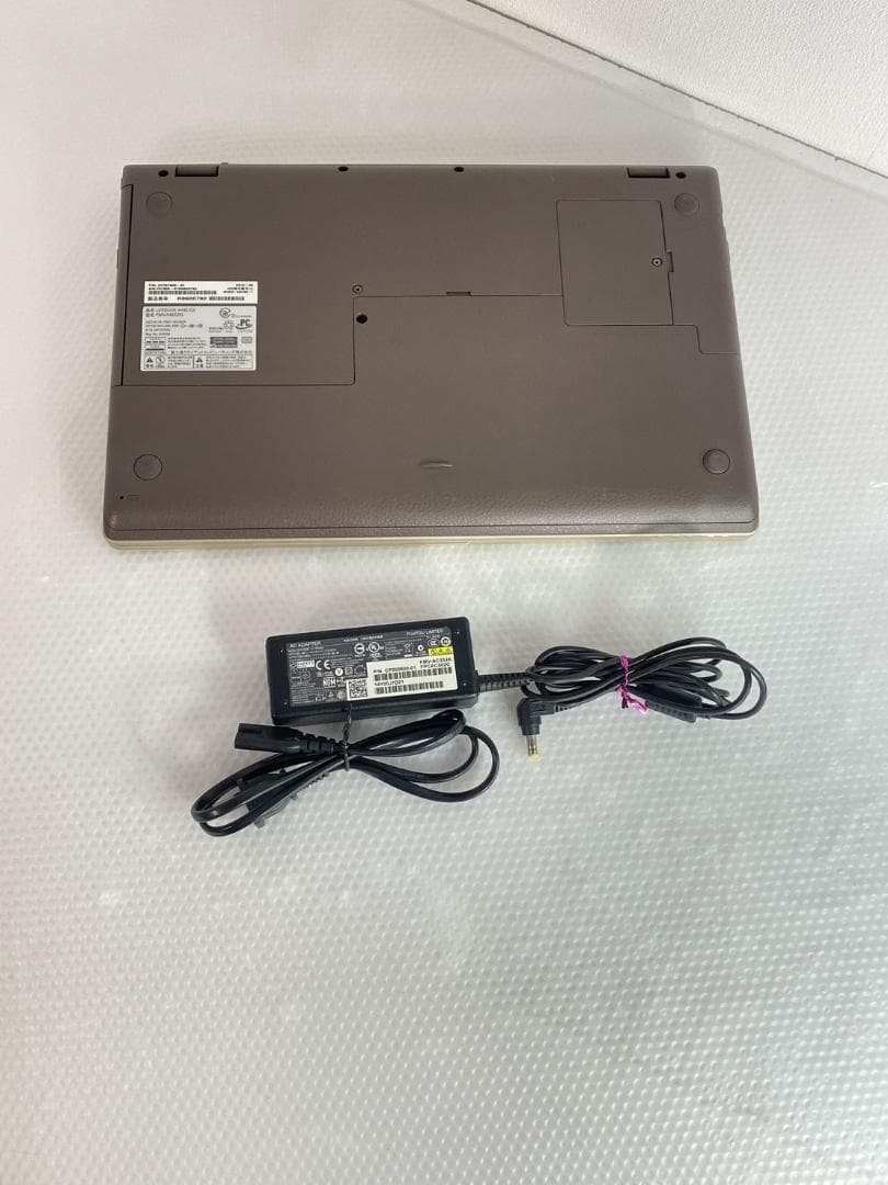 美品 ノートパソコン 富士通 Corei3 メモリ8GB office2021付