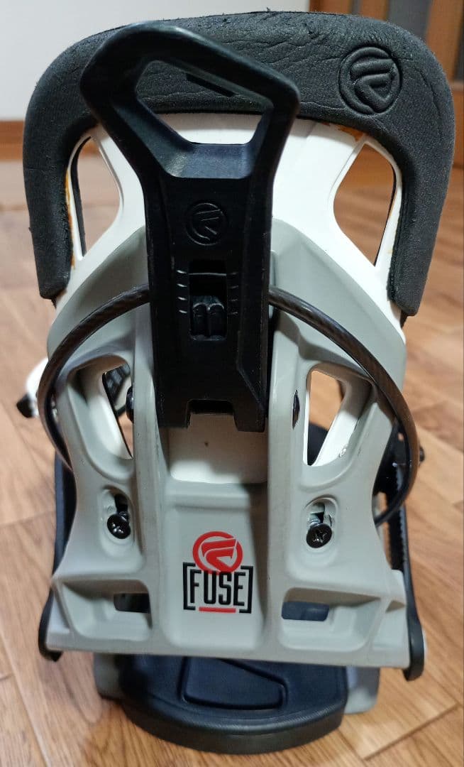 FLOW FUSE ビンディングLサイズ グレー色
